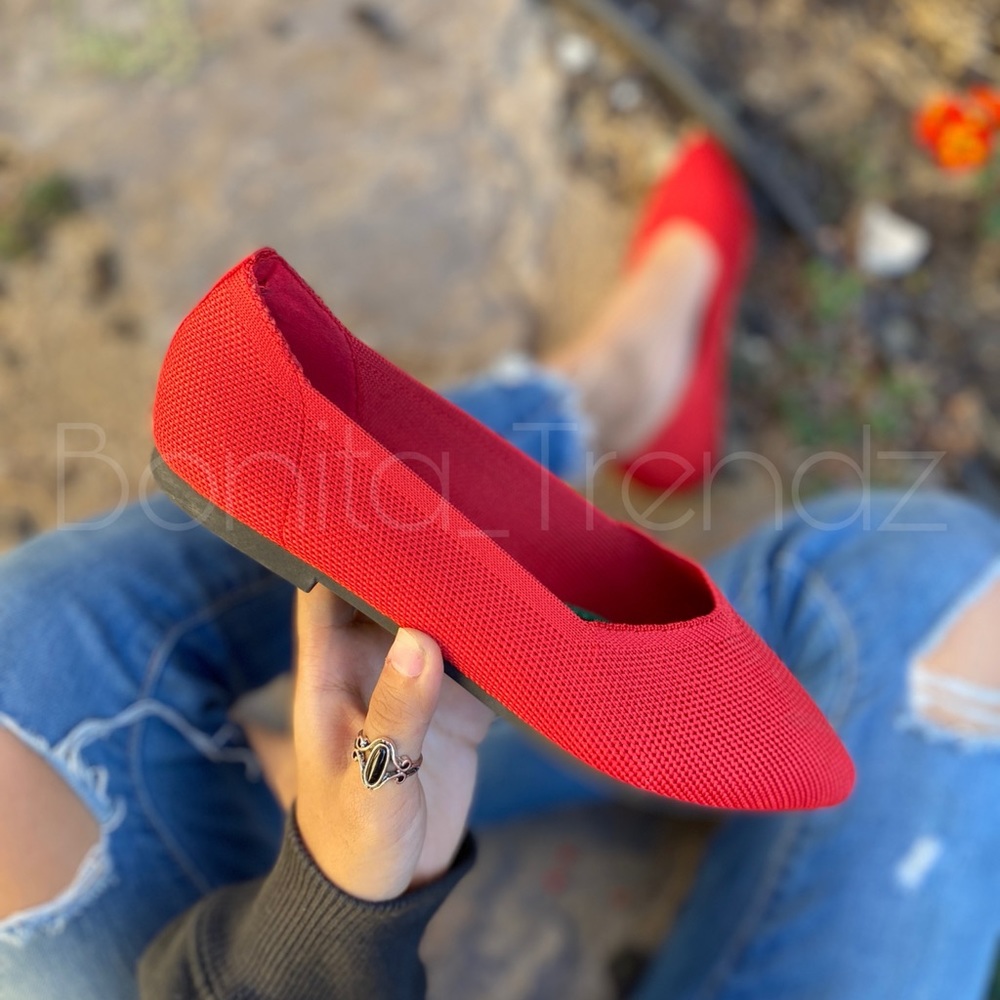 Trendy Red Point Knitted Flats